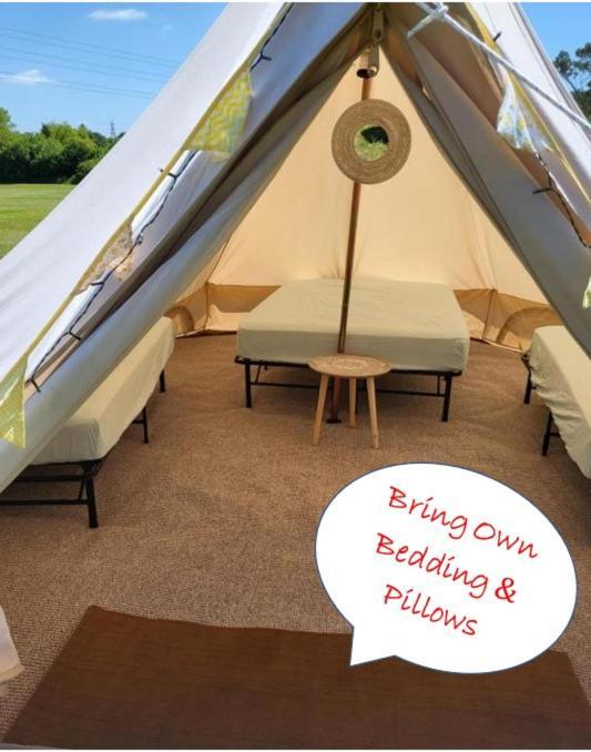 فندق Dorset Glamping Fields Corfe Mullen المظهر الخارجي الصورة