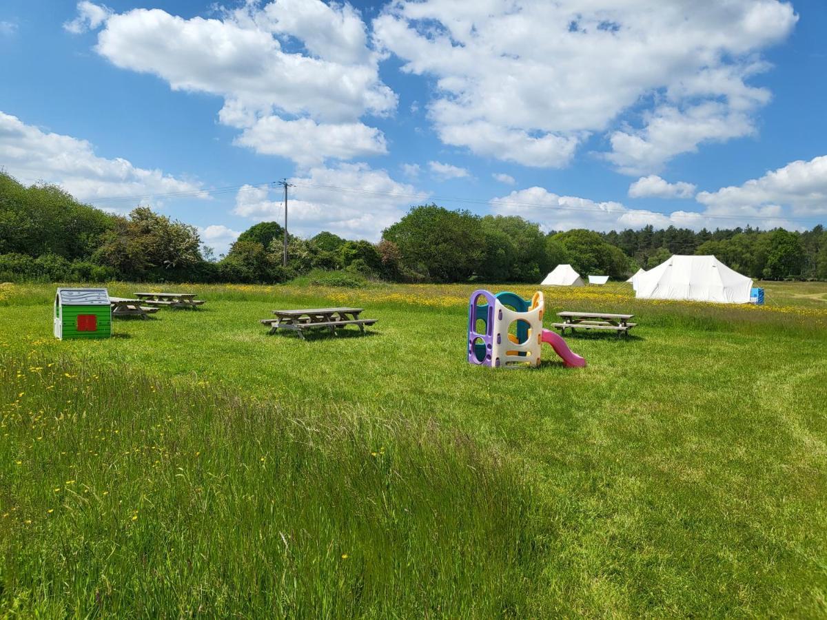 فندق Dorset Glamping Fields Corfe Mullen المظهر الخارجي الصورة