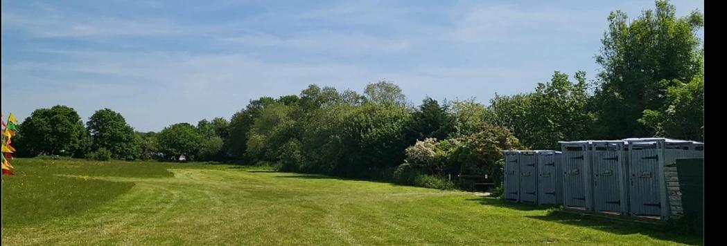 فندق Dorset Glamping Fields Corfe Mullen المظهر الخارجي الصورة